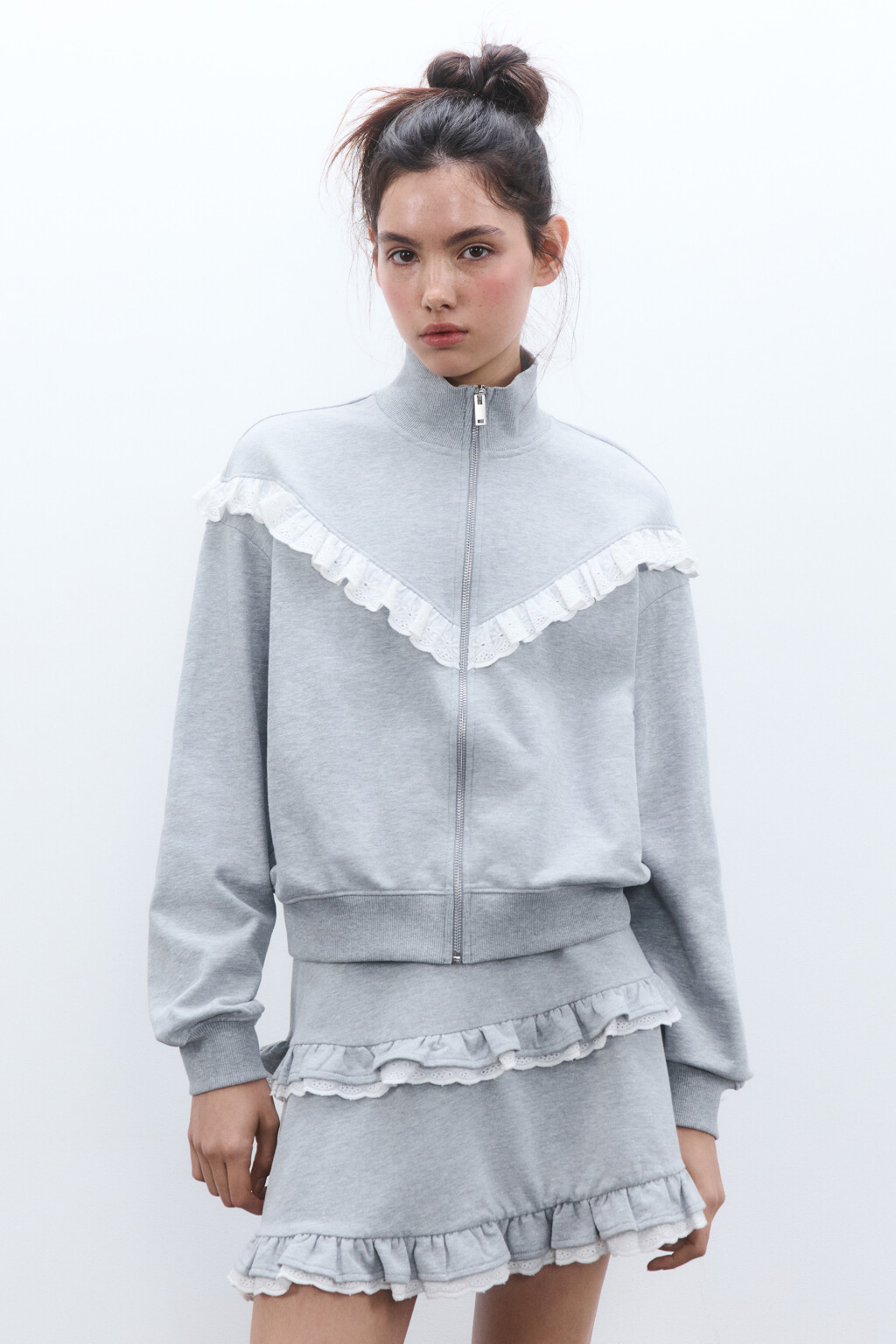 Толстовка на молнии с оборками - цвет серый - 3
