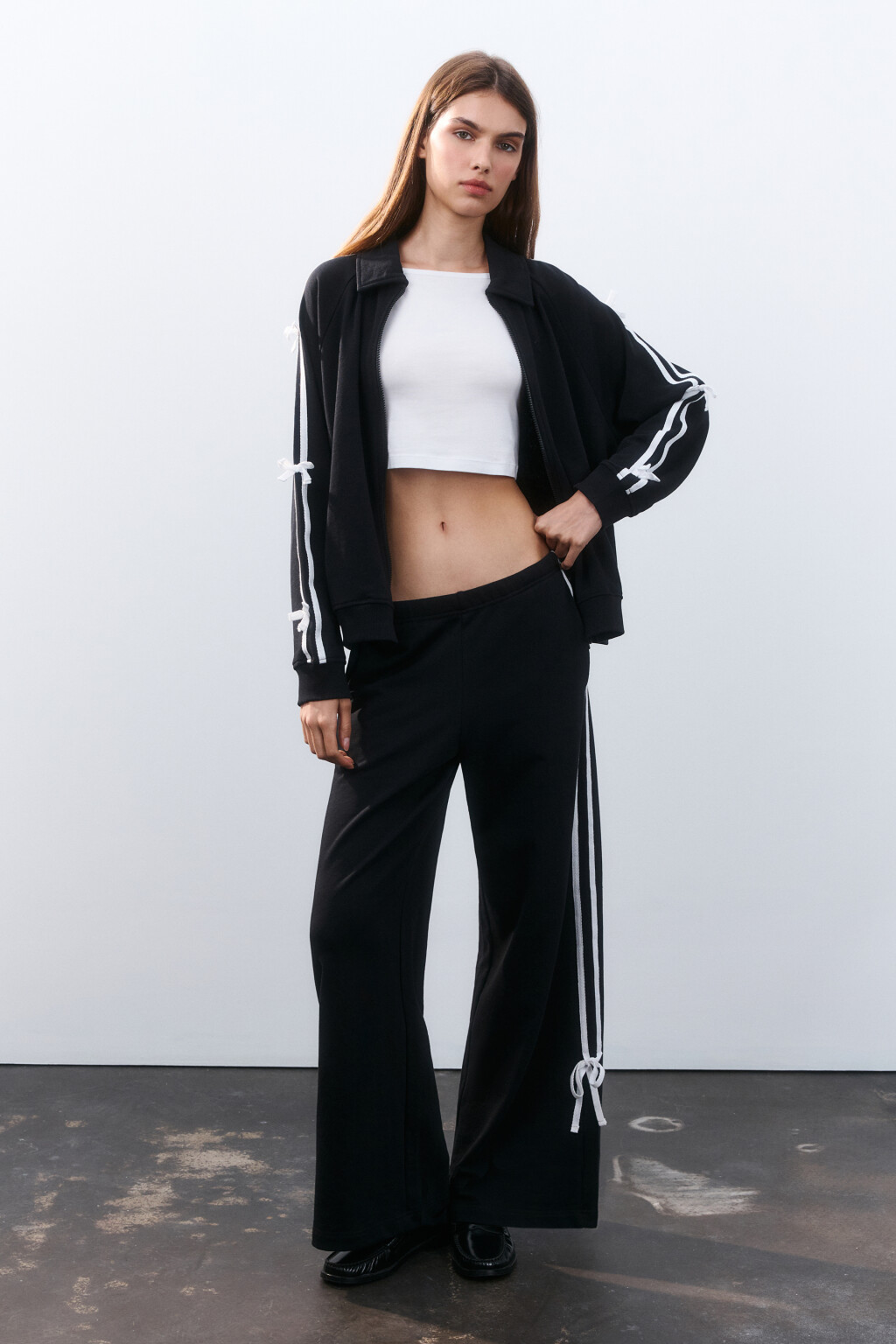 Толстовка на молнии с лампасами - цвет черный - 4