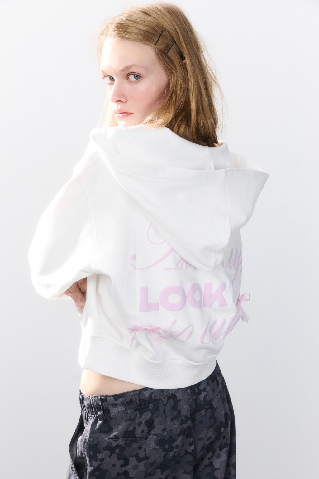 Худи-зипка укороченная с капюшоном - цвет молочный - 1