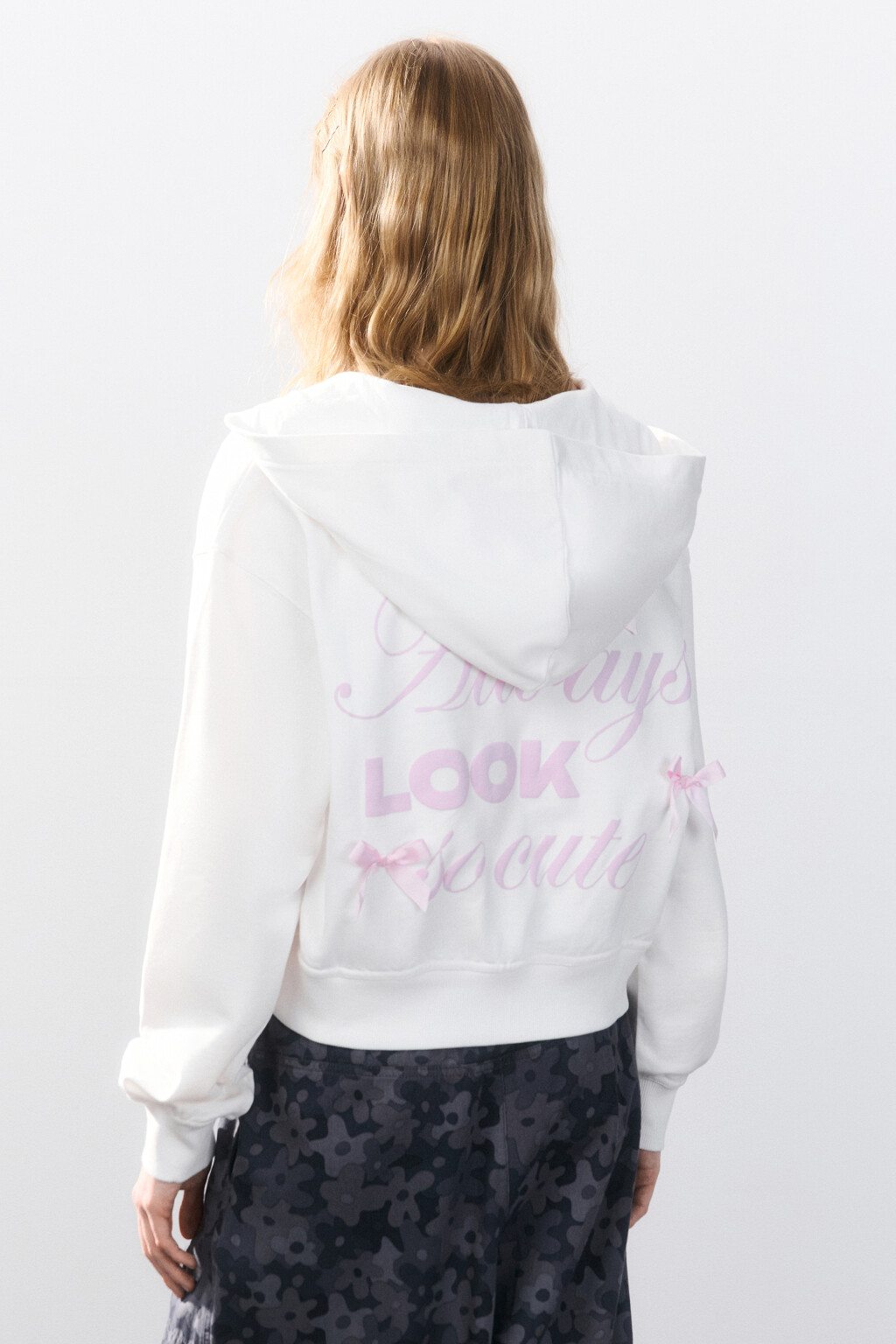 Худи-зипка укороченная с капюшоном - цвет молочный - 4