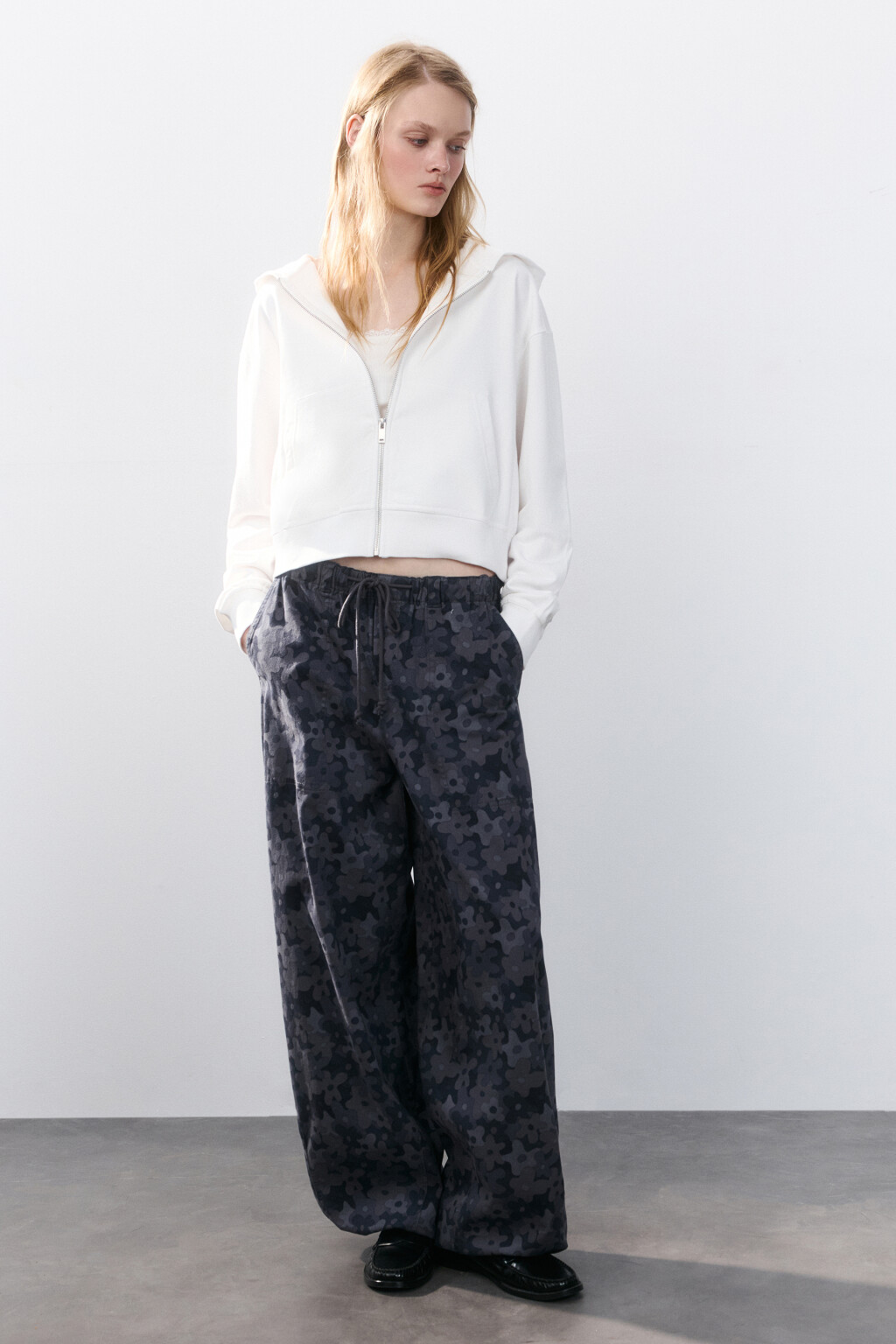 Худи-зипка укороченная с капюшоном - цвет молочный - 5