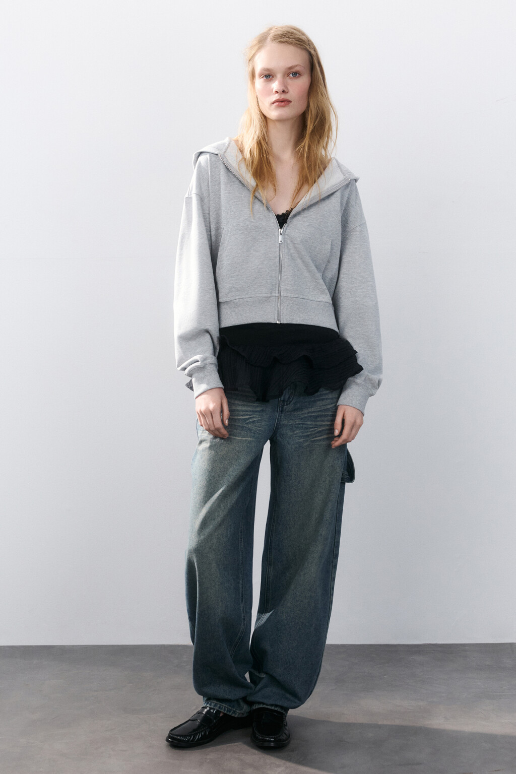 Худи-зипка укороченная с капюшоном - цвет серый - 4