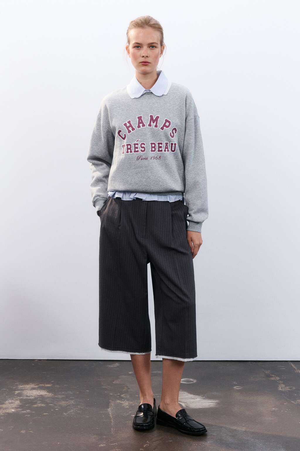 Свитшот с воротником и принтом - цвет серый - 4