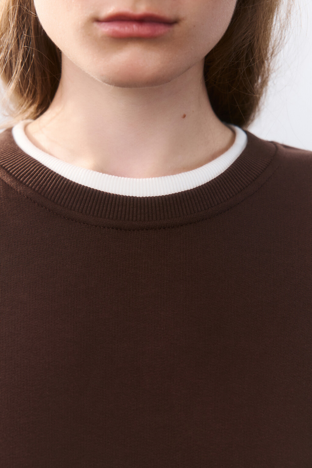 Свитшот с имитацией второго слоя - цвет коричневый - 5