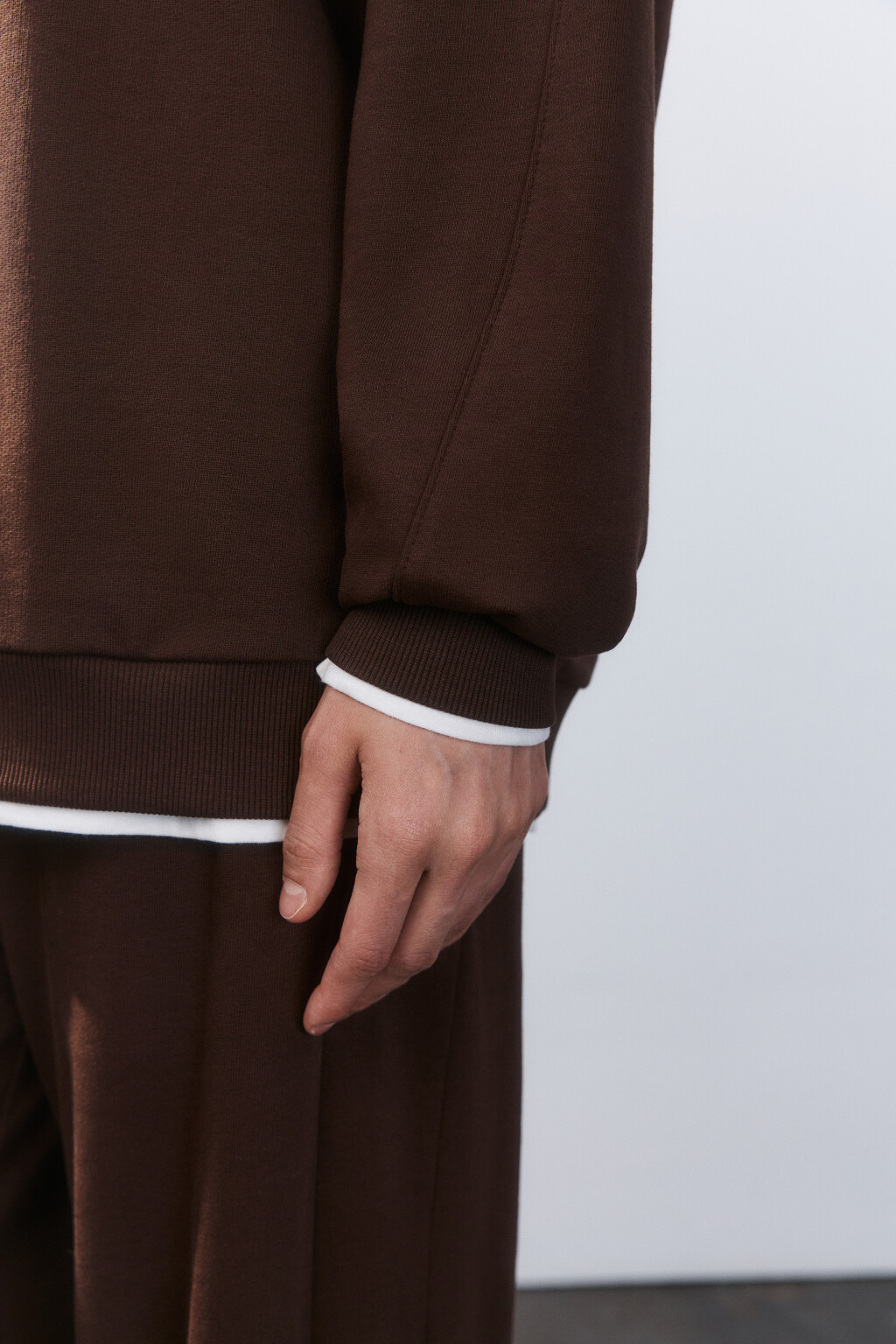 Свитшот с имитацией второго слоя - цвет коричневый - 6