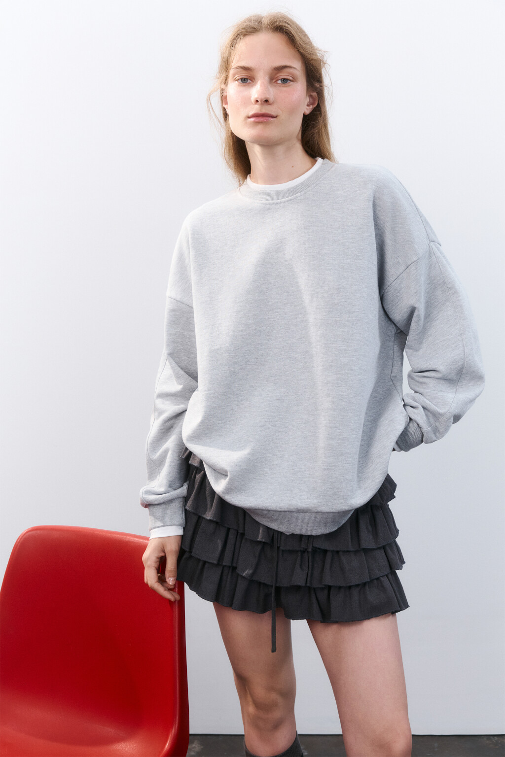 Свитшот с имитацией второго слоя - цвет серый - 2