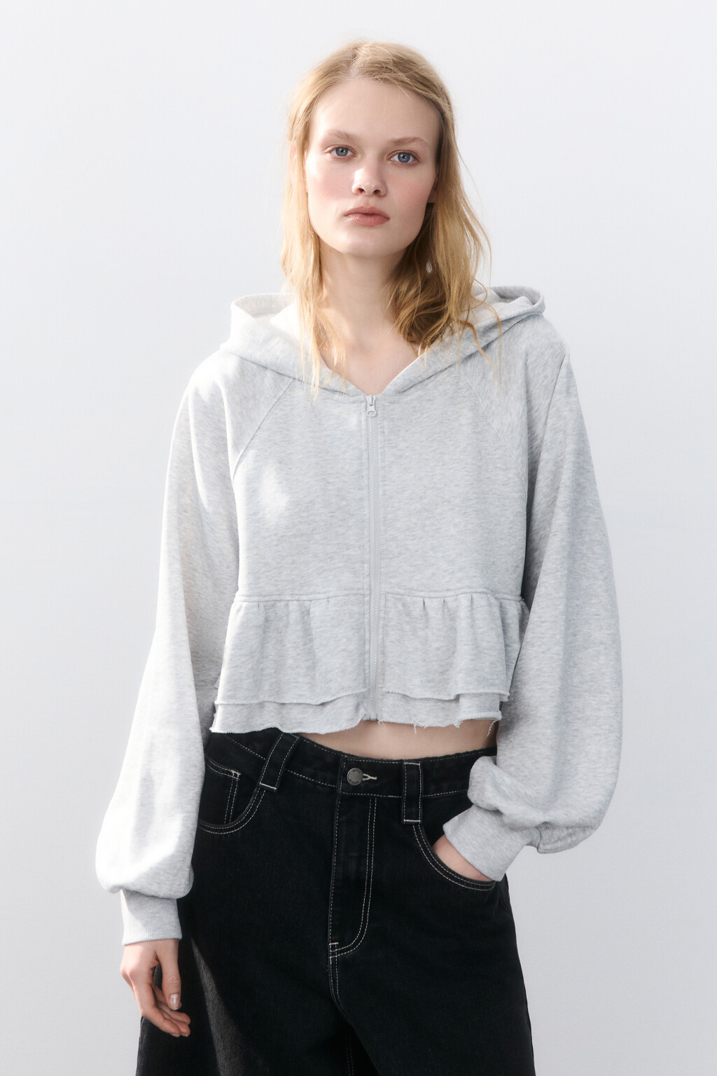 Худи-зипка укороченная с оборками - цвет серый - 2