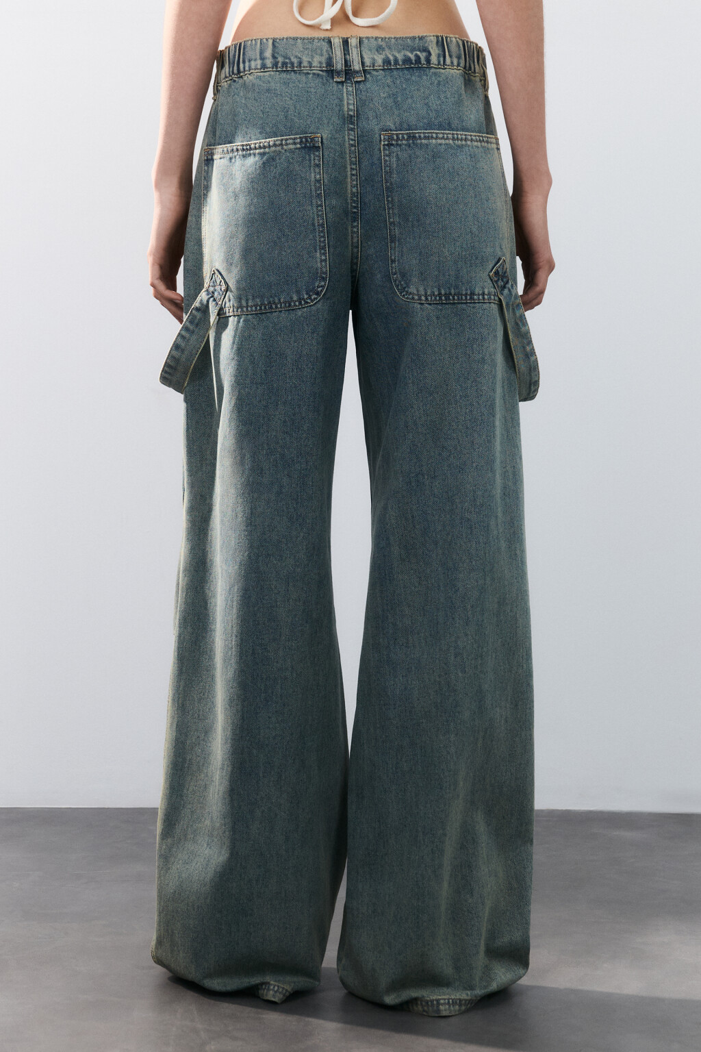 Джинсы baggy со складками и ремнями - цвет синий - 3