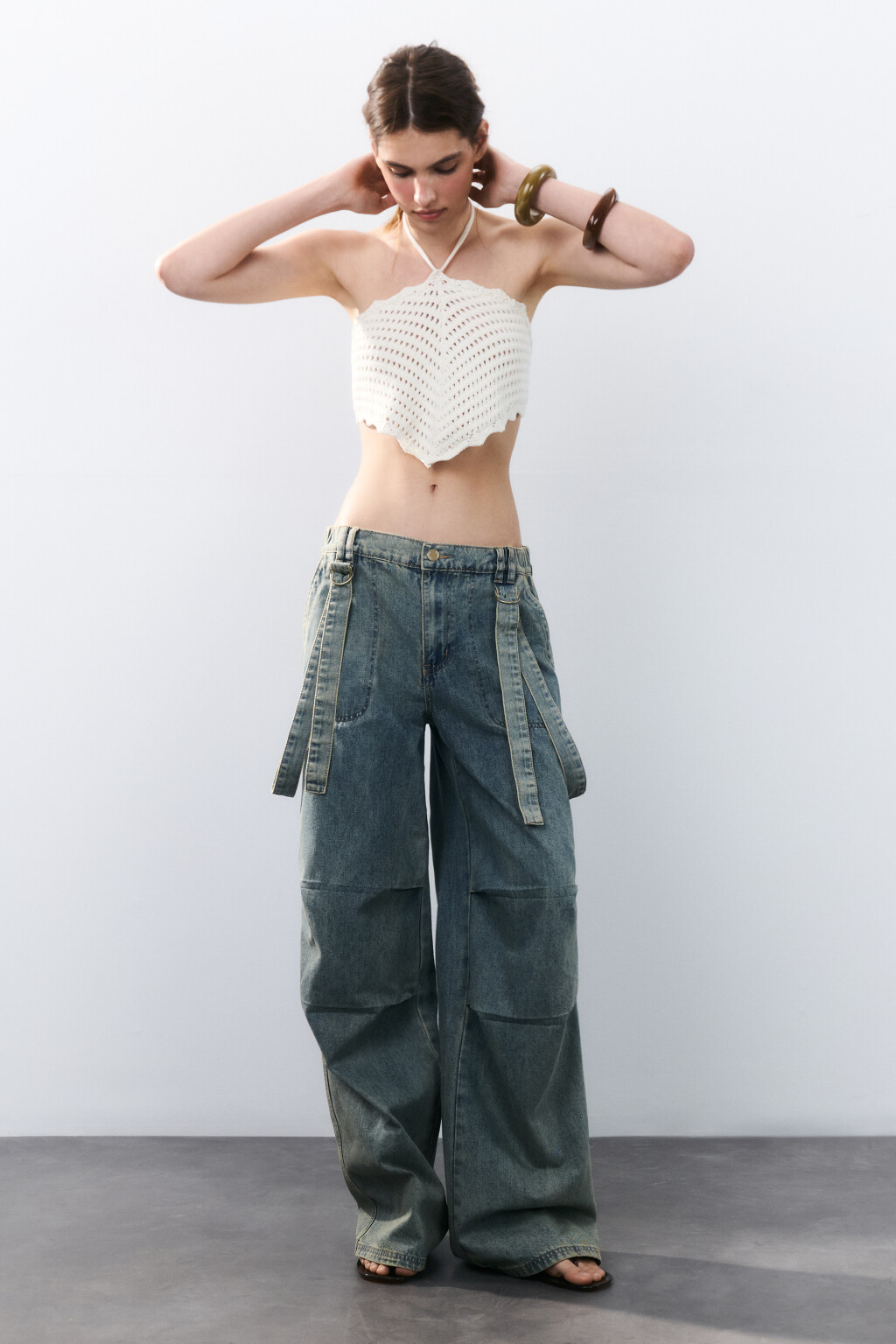 Джинсы baggy со складками и ремнями - цвет синий - 4