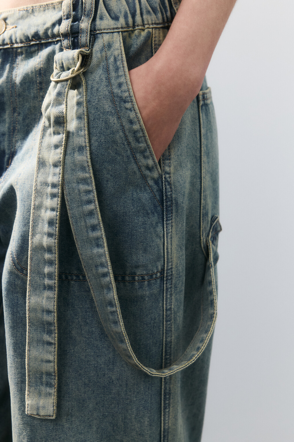 Джинсы baggy со складками и ремнями - цвет синий - 6