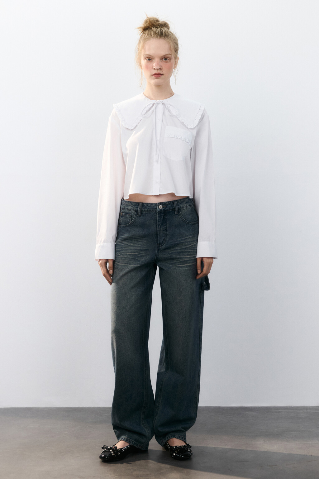 Джинсы широкие с декоративной петлей - цвет темный тинт - 4