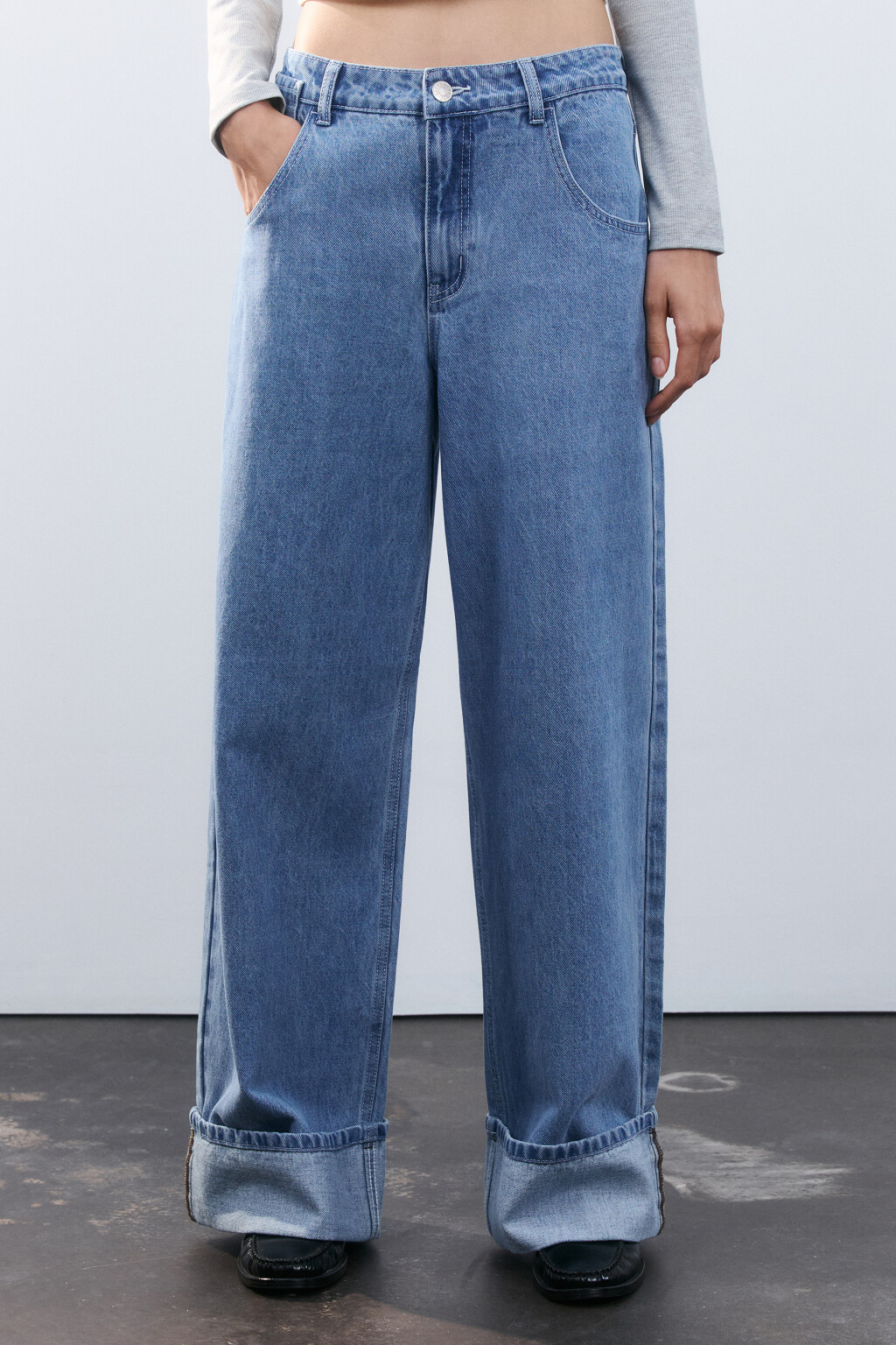 Джинсы baggy fit с подворотами - цвет голубой - 2