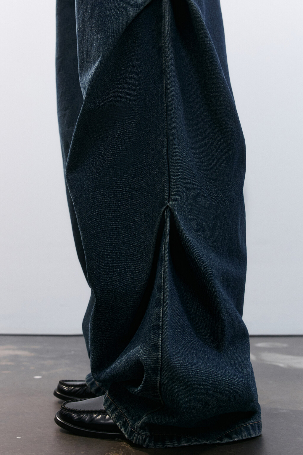 Джинсы baggy со складками и шнурком - цвет синий - 6