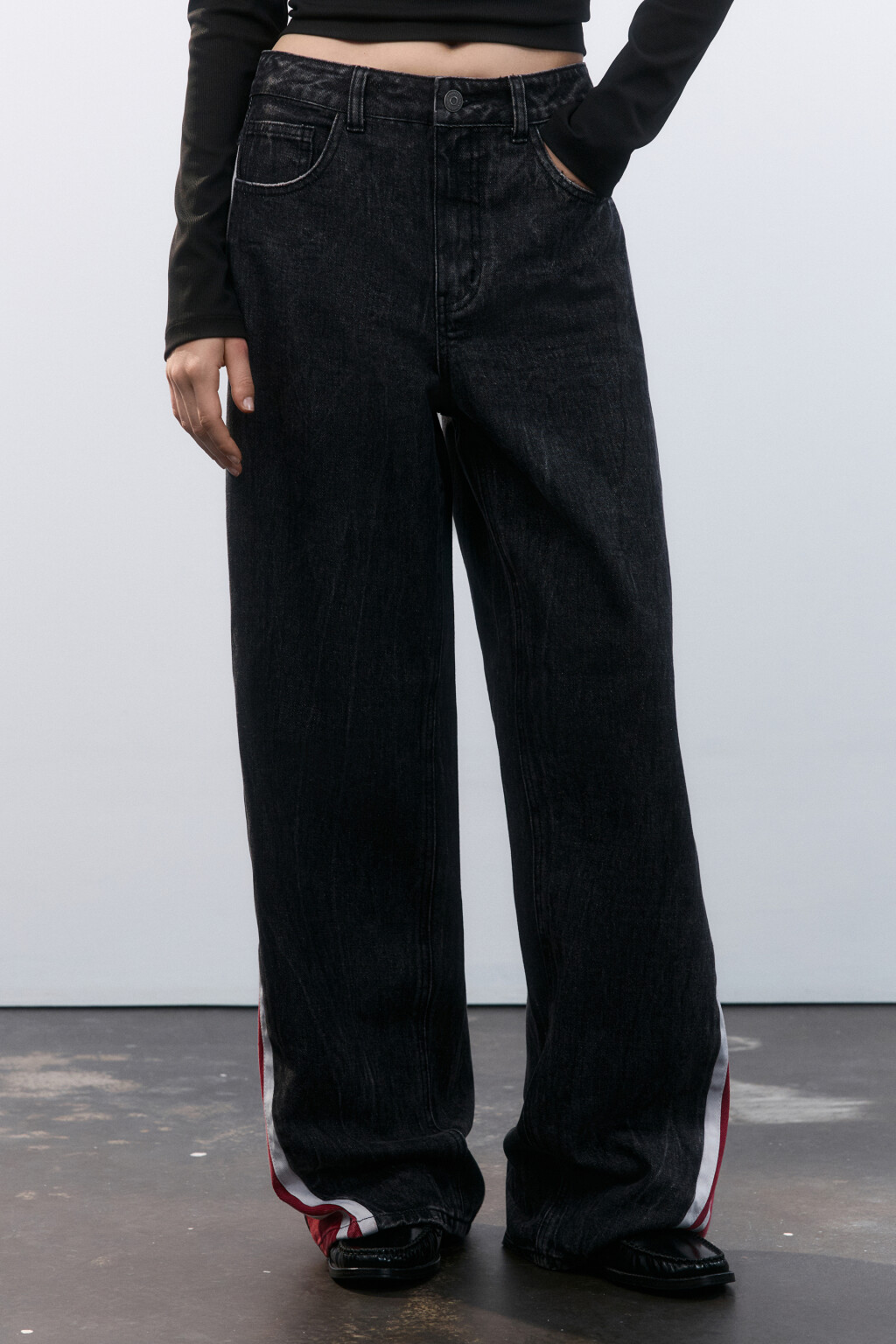 Джинсы baggy fit с лампасами - цвет серый - 2