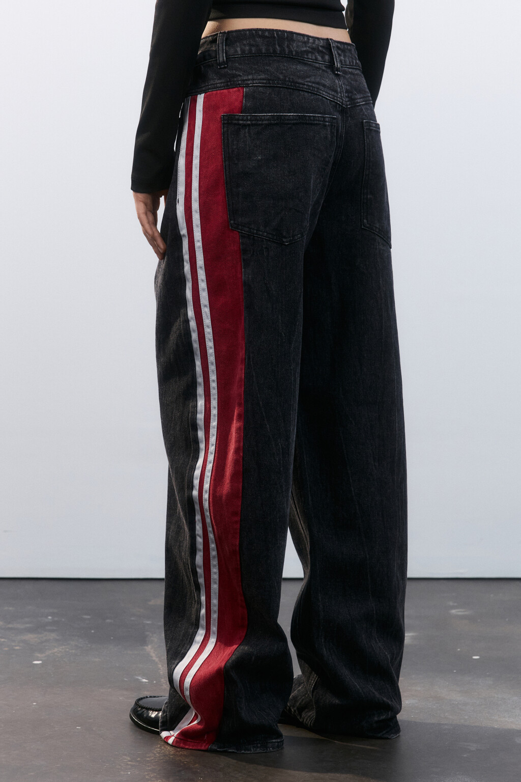 Джинсы baggy fit с лампасами - цвет серый - 3