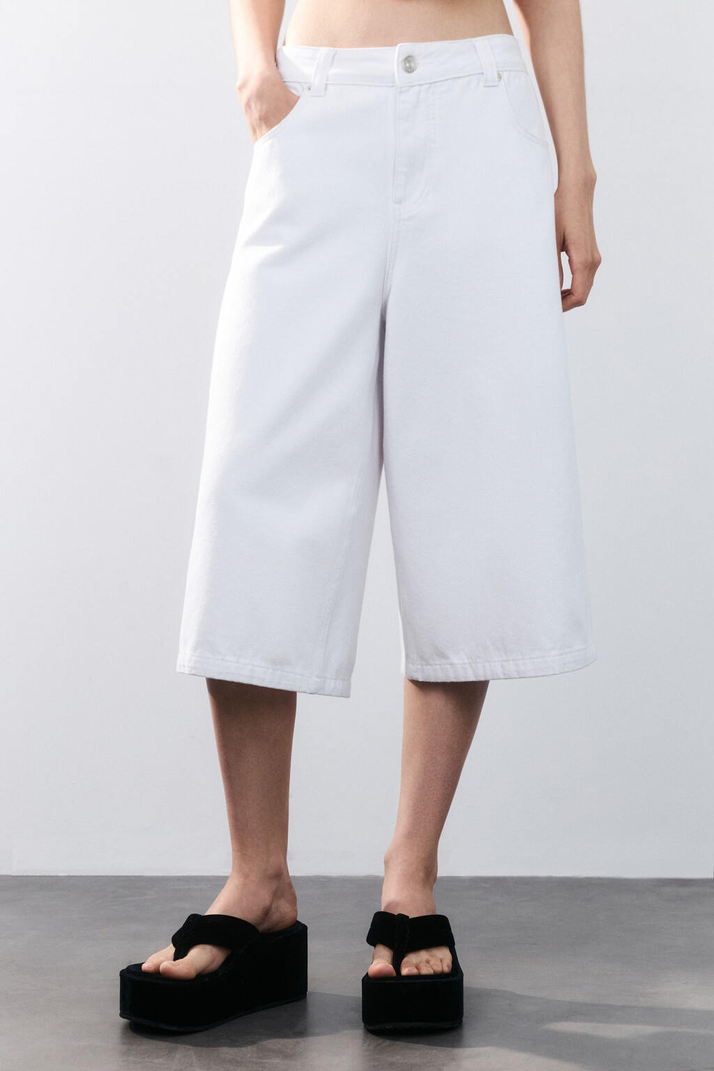 Джортсы широкие с низкой посадкой - цвет белый - 2