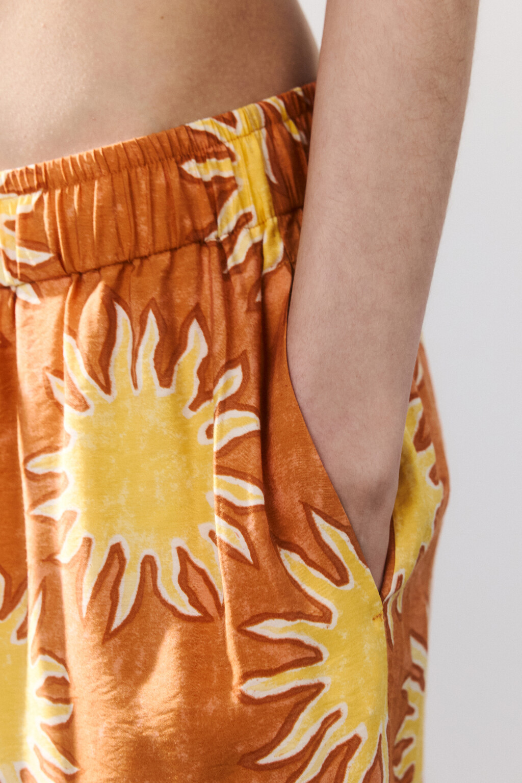 Брюки широкие из вискозы с принтом - цвет красный - 6