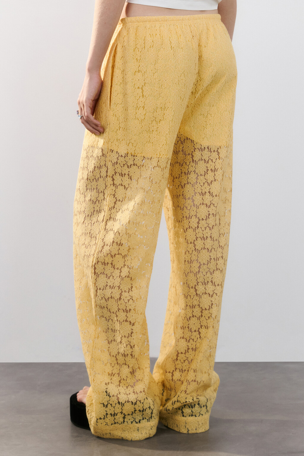Брюки ажурные с короткой подкладкой - цвет желтый - 3