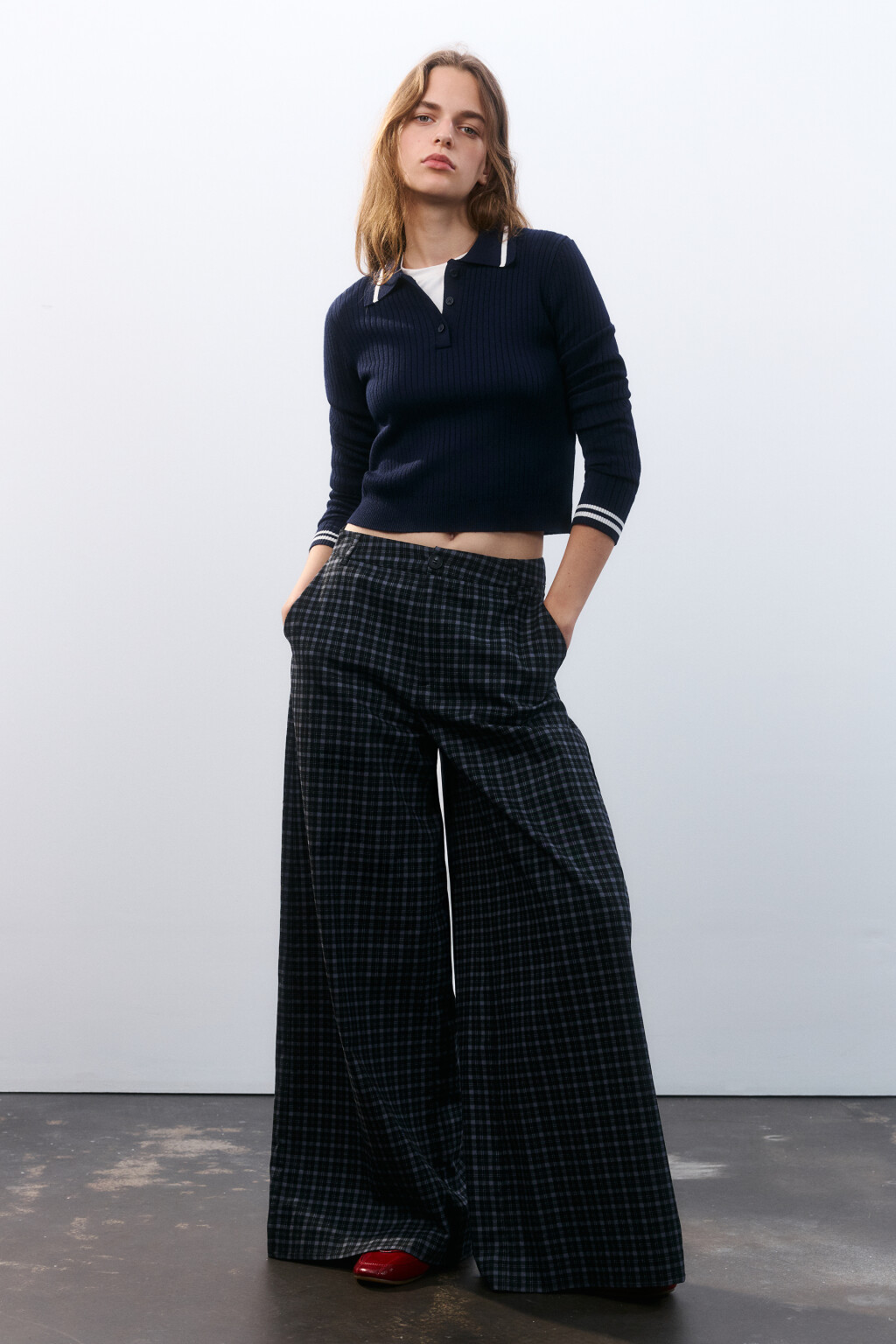Брюки широкие хлопковые в клетку - цвет черный - 4