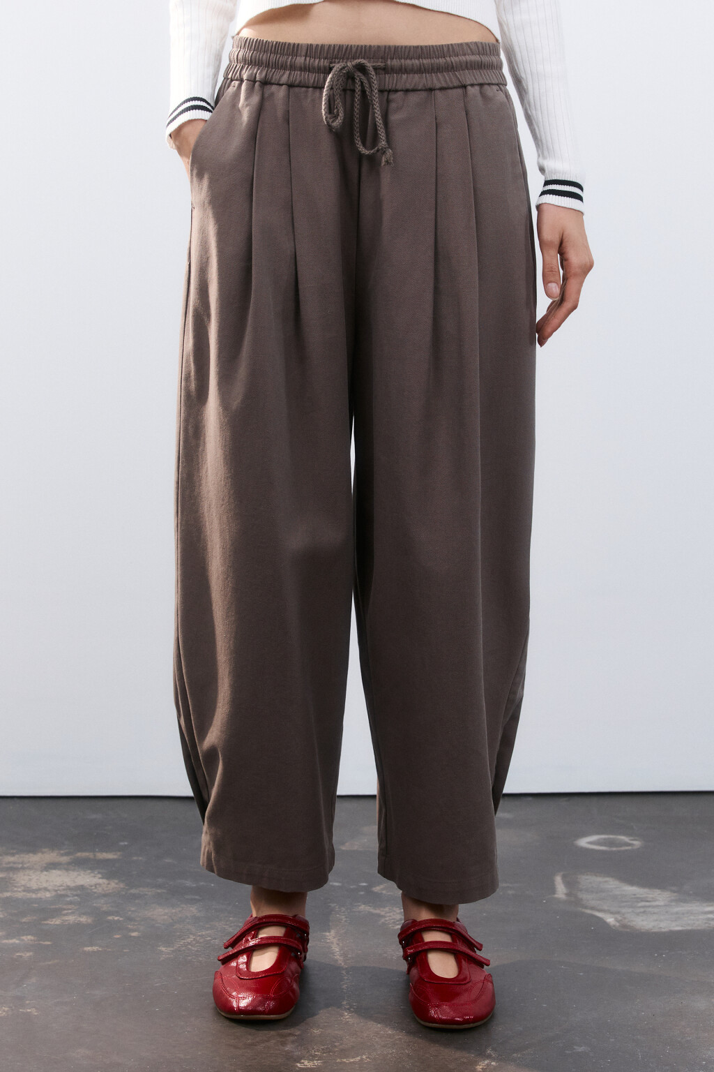 Брюки широкие на завязках - цвет серый - 2