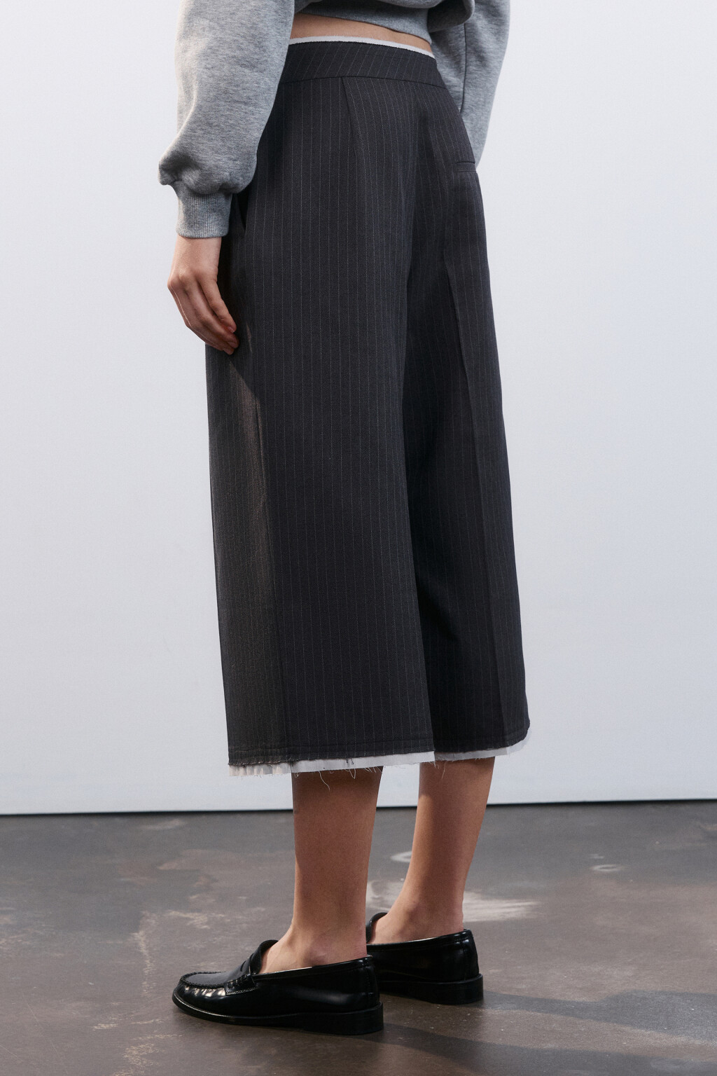 Брюки-кюлоты с имитацией второго слоя - цвет серый - 4