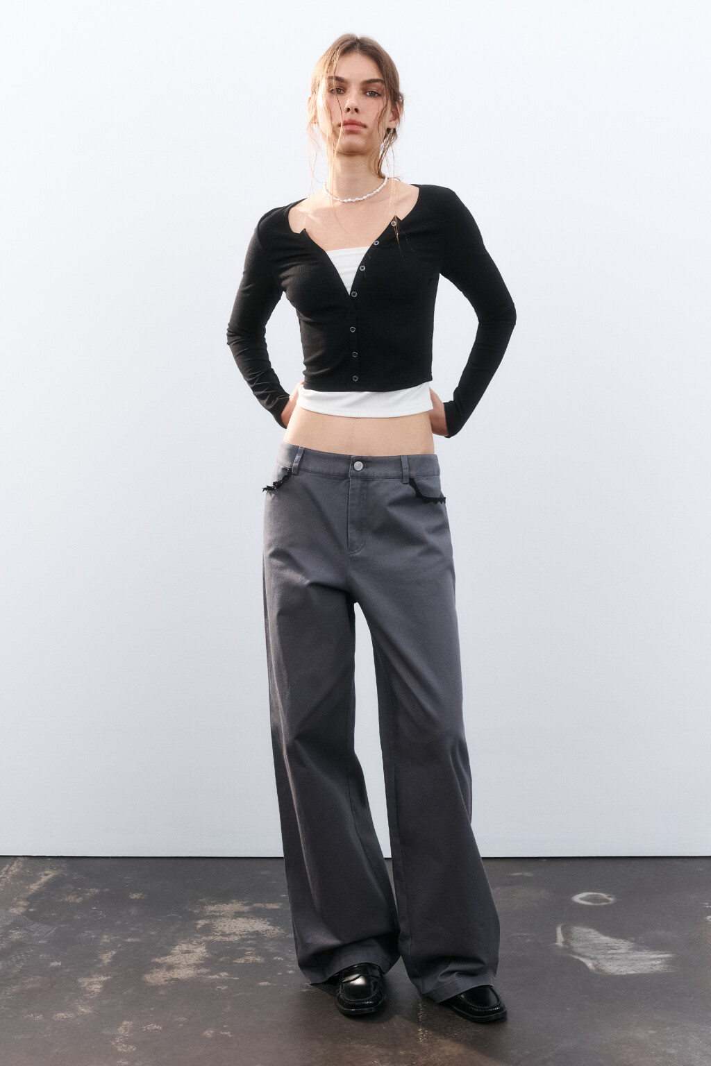 Брюки хлопковые с кружевом - цвет серый - 4