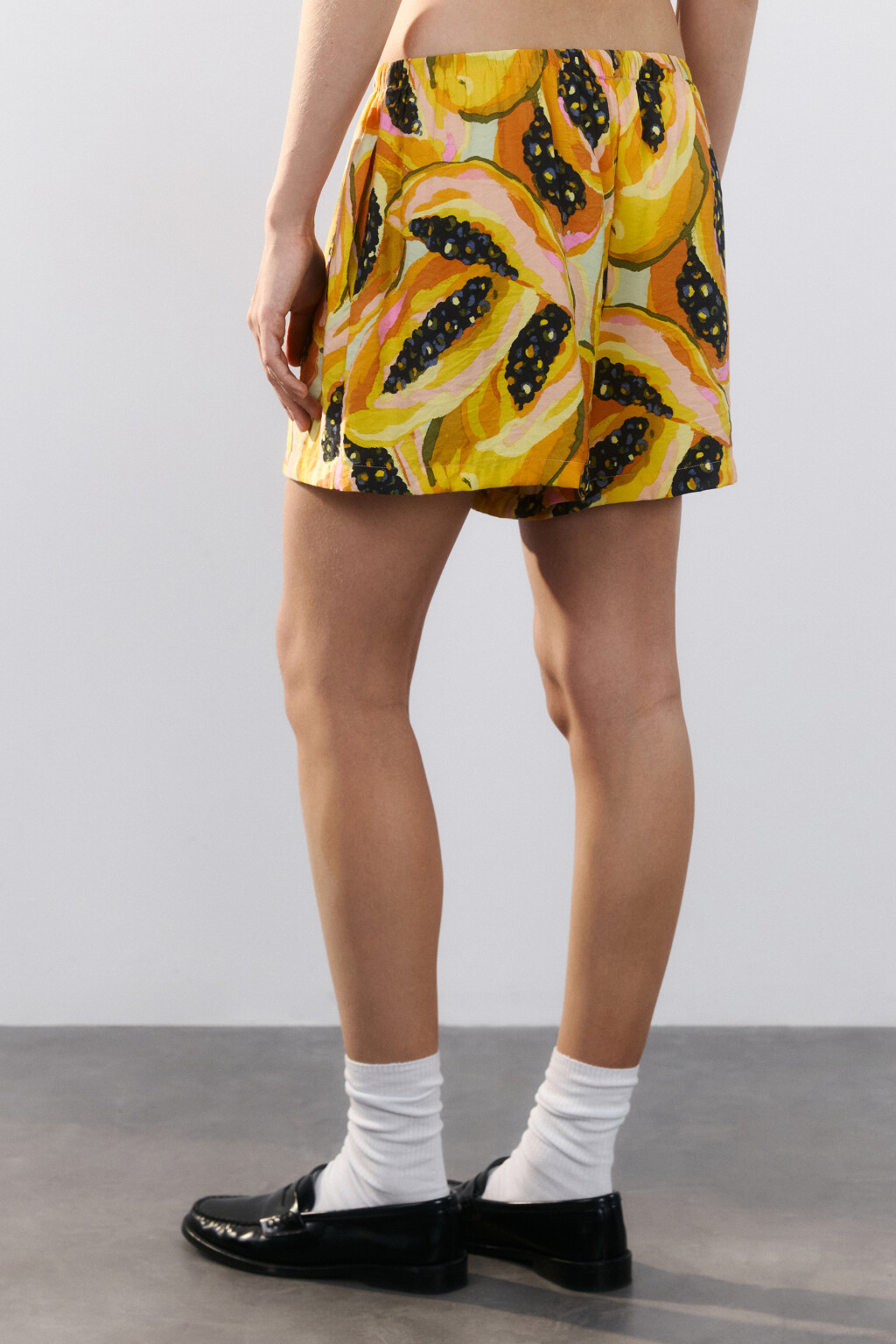 Шорты вискозные с принтом - цвет мультиколор - 4