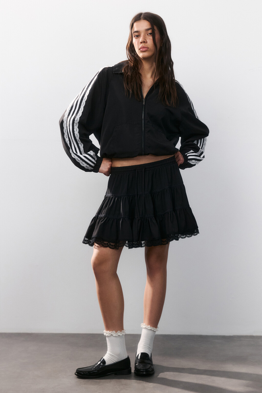 Юбка мини пышная с кружевом - цвет черный - 4