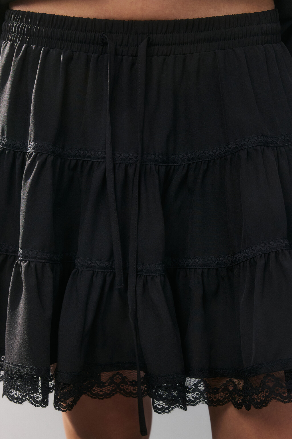 Юбка мини пышная с кружевом - цвет черный - 5