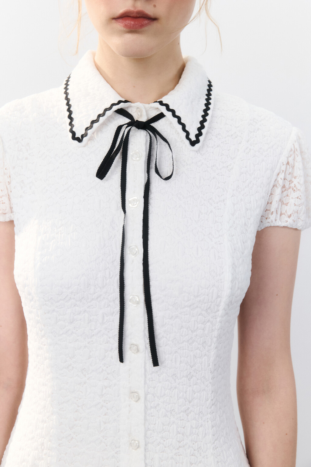 Платье мини ажурное с воротником - цвет молочный - 5