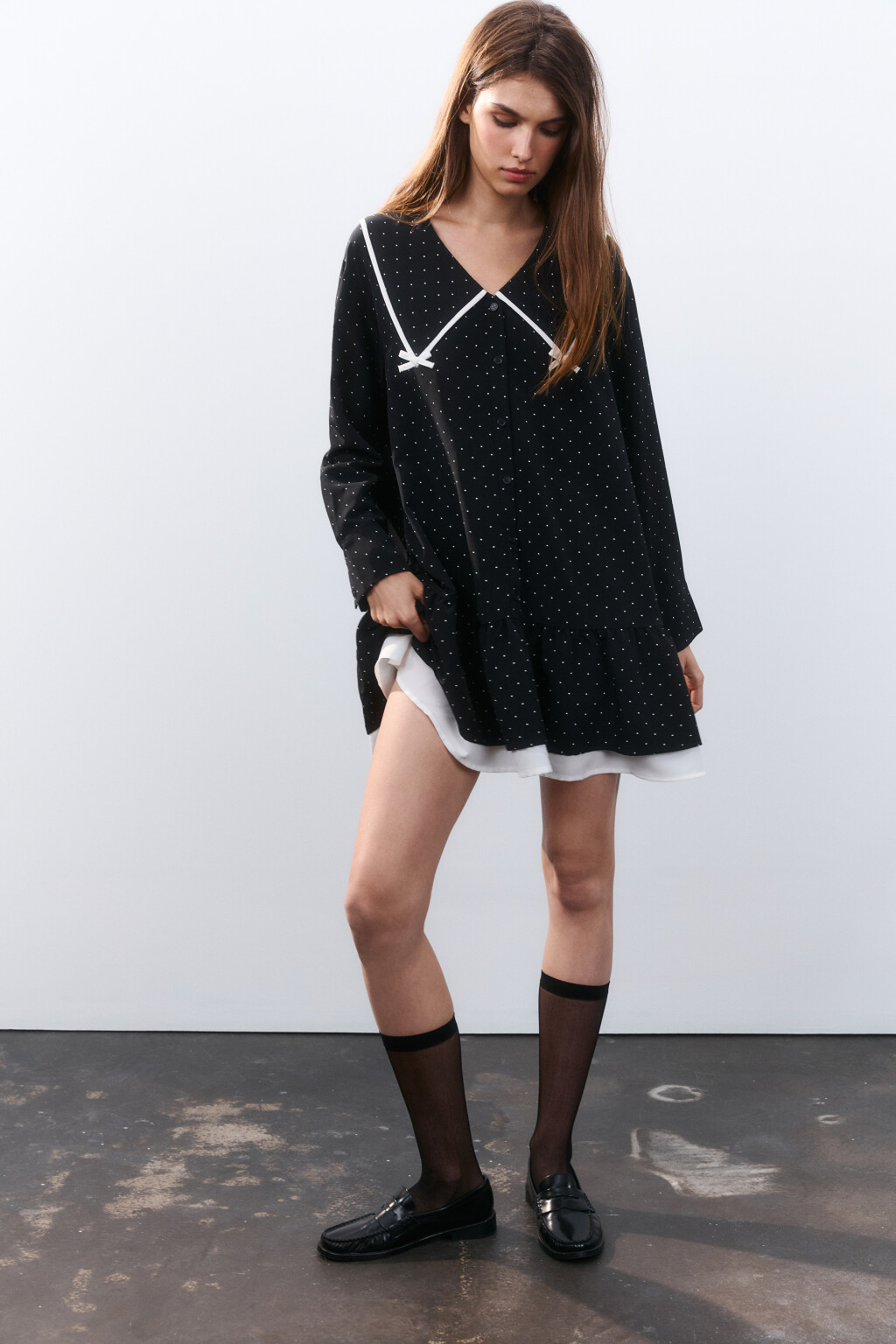 Платье свободное с воротником - цвет черный - 1