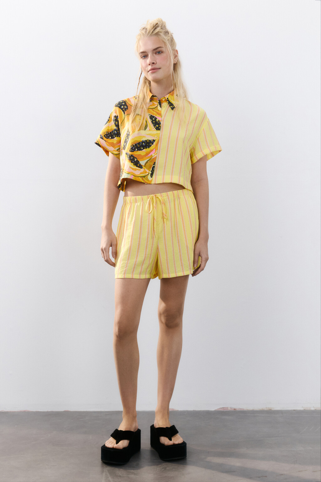 Рубашка укороченная с принтом - цвет мультиколор - 7