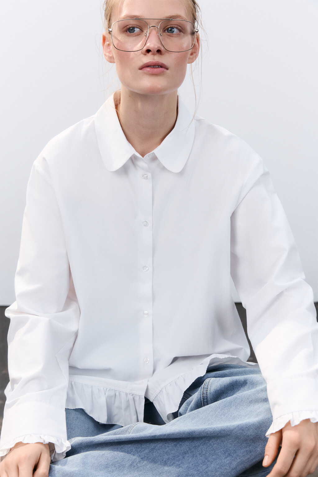 Блузка-рубашка с оборками - цвет белый - 2