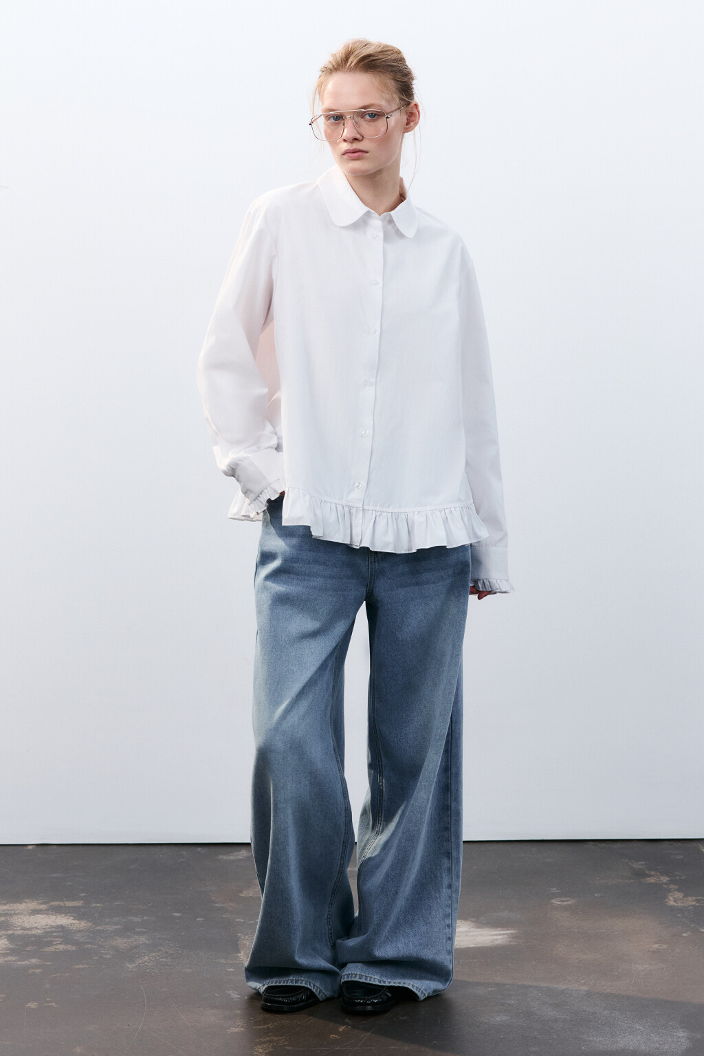 Блузка-рубашка с оборками - цвет белый - 5