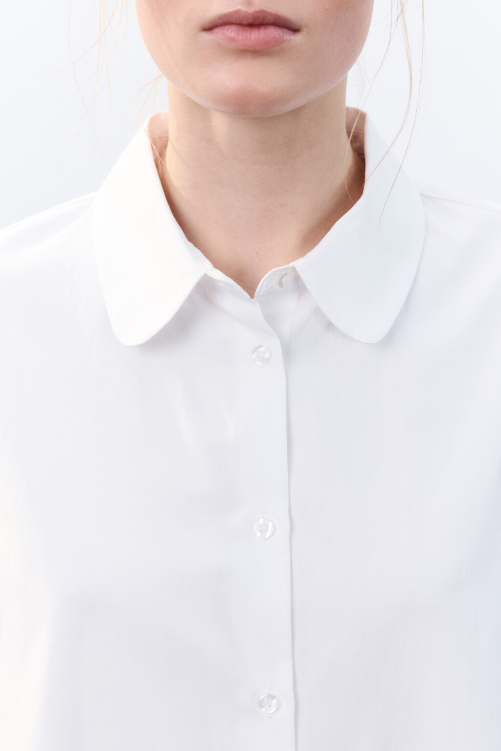 Блузка-рубашка с оборками - цвет белый - 6