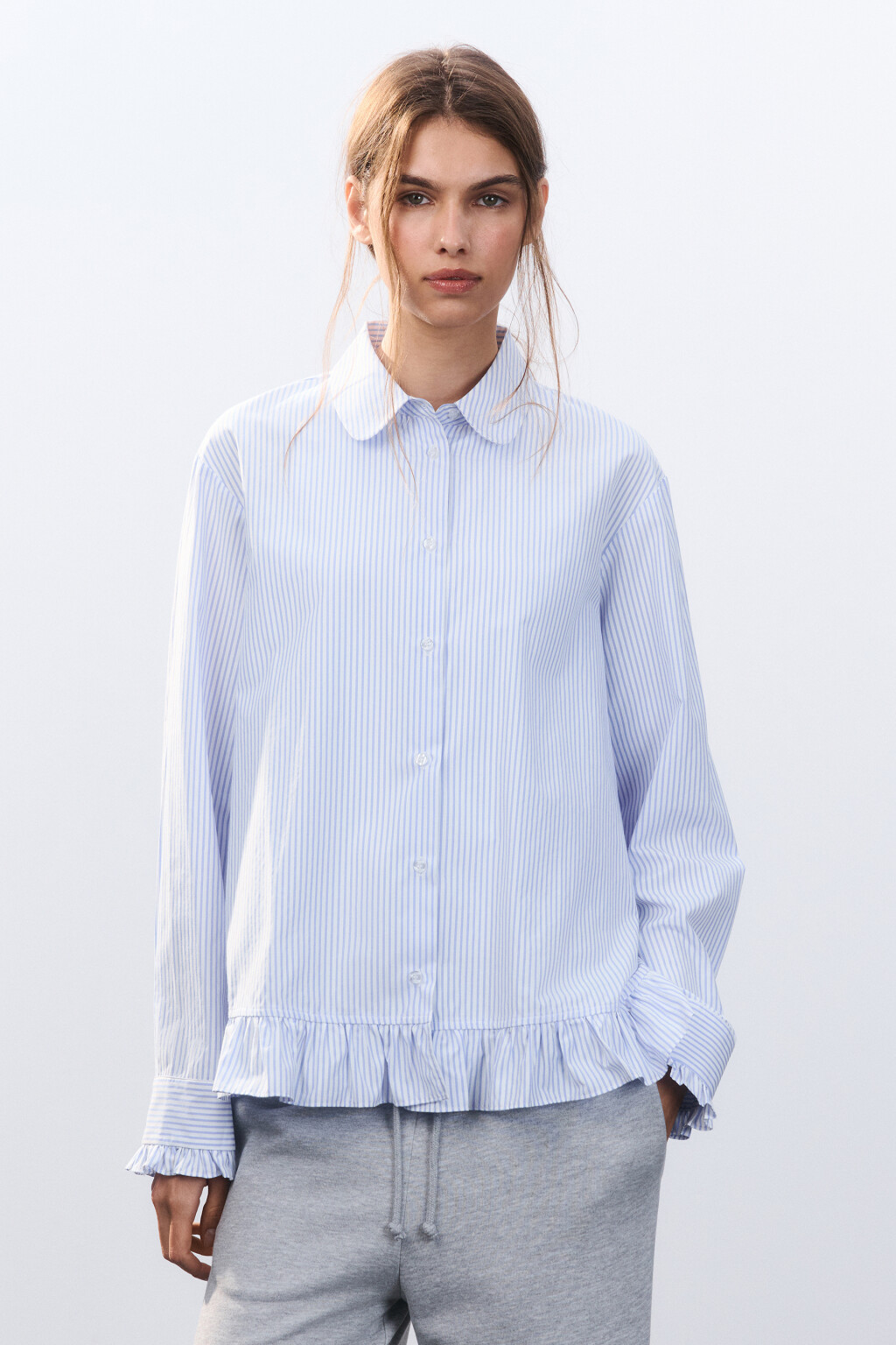 Блузка-рубашка с оборками - цвет голубой - 2