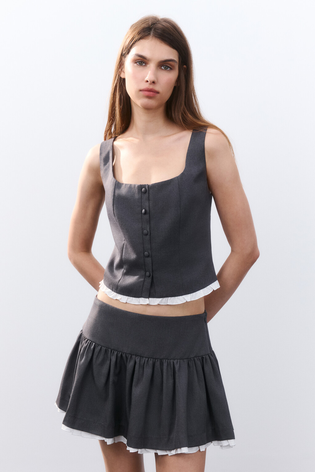 Жилет облегающий с оборками - цвет серый - 2