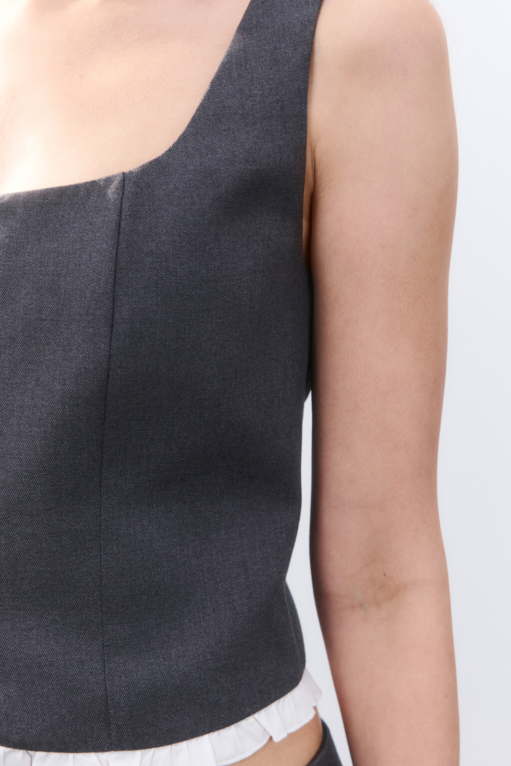 Жилет облегающий с оборками - цвет серый - 6