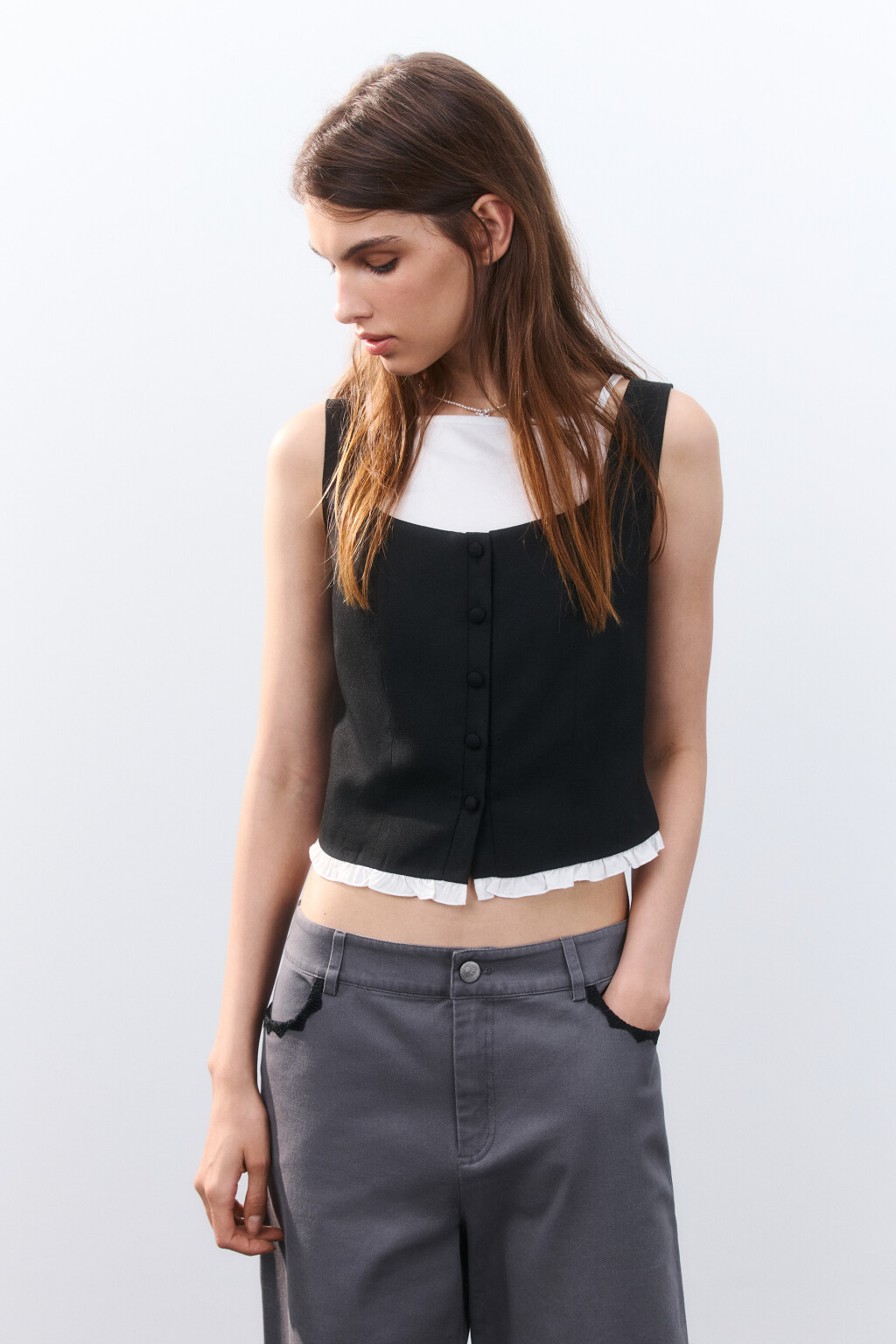 Жилет облегающий с оборками - цвет черный - 1