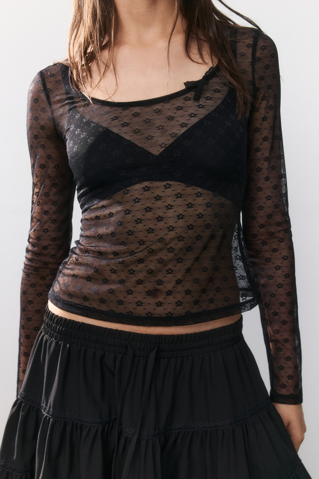 Лонгслив из прозрачного кружева - цвет черный - 1