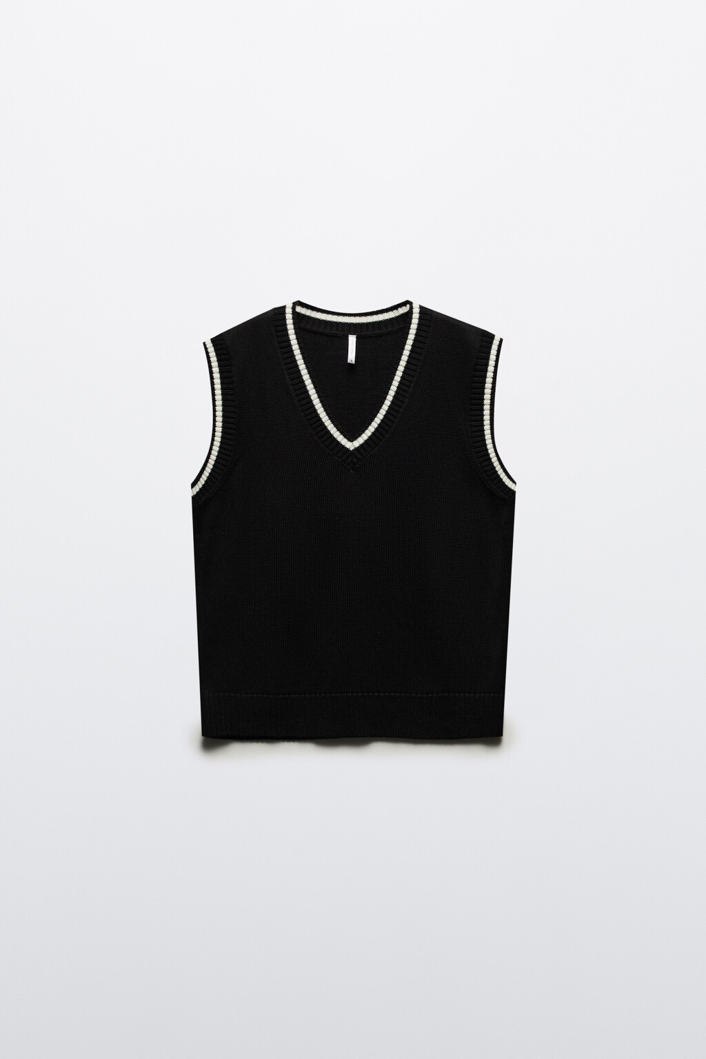 Жилет вязаный с контрастной окантовкой - цвет черный - 7