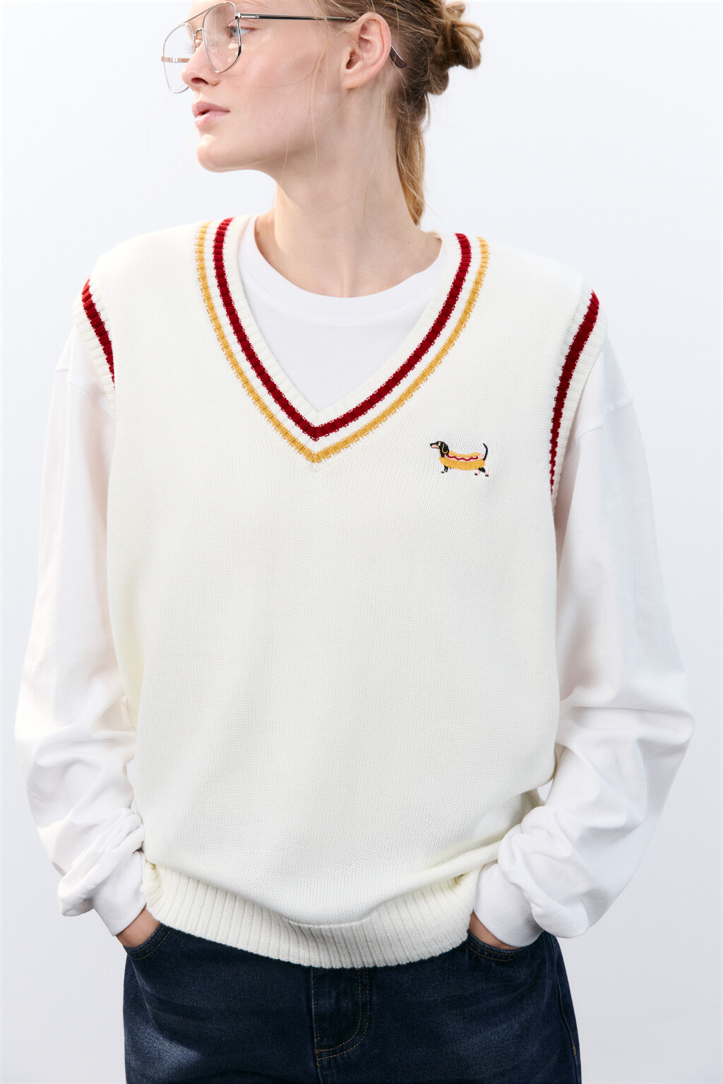 Жилет вязаный с контрастной окантовкой - цвет молочный - 1