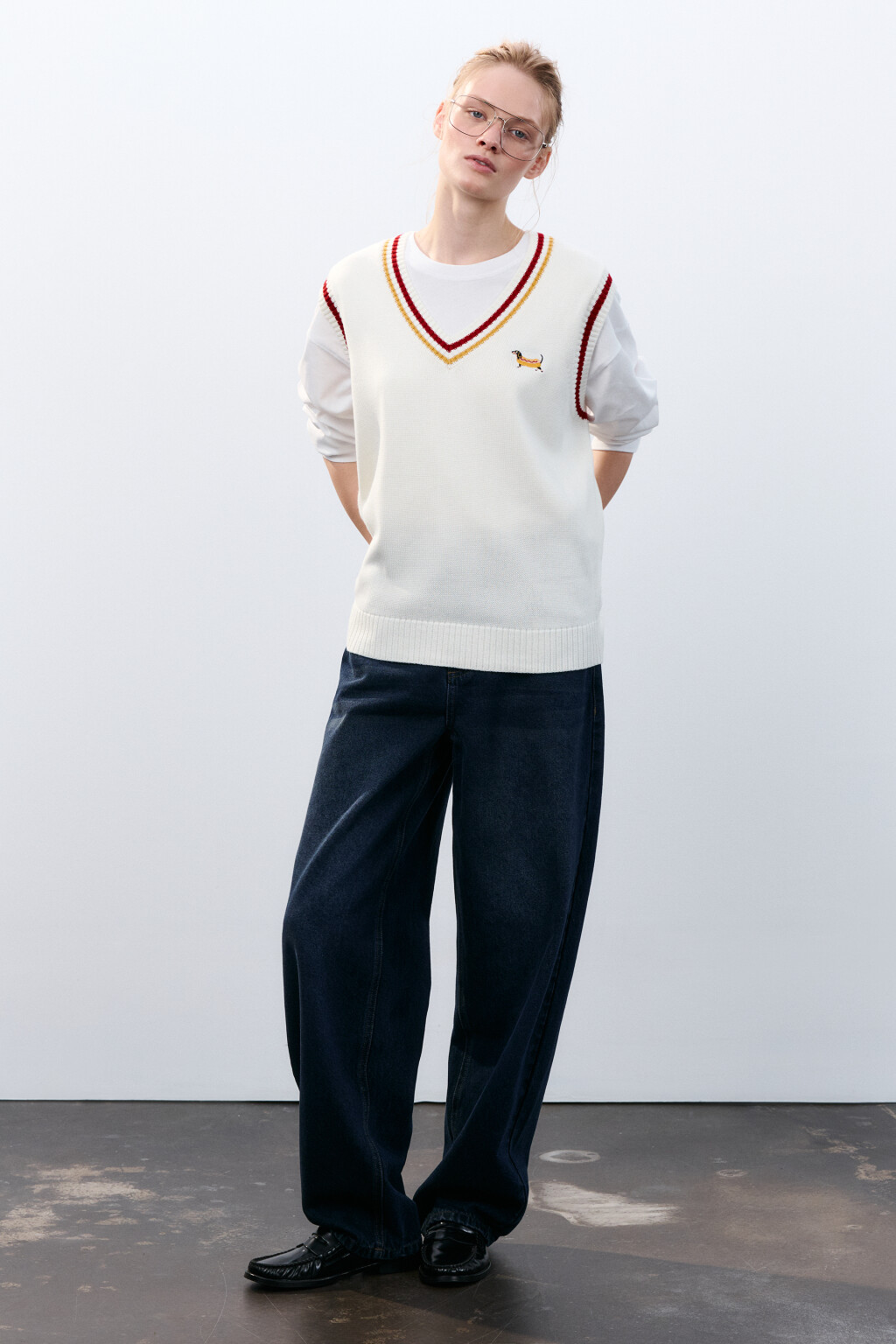 Жилет вязаный с контрастной окантовкой - цвет молочный - 4