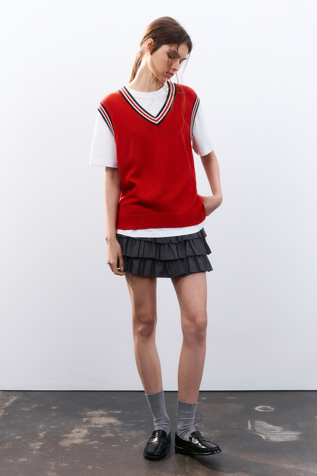 Жилет вязаный с контрастной окантовкой - цвет красный - 4