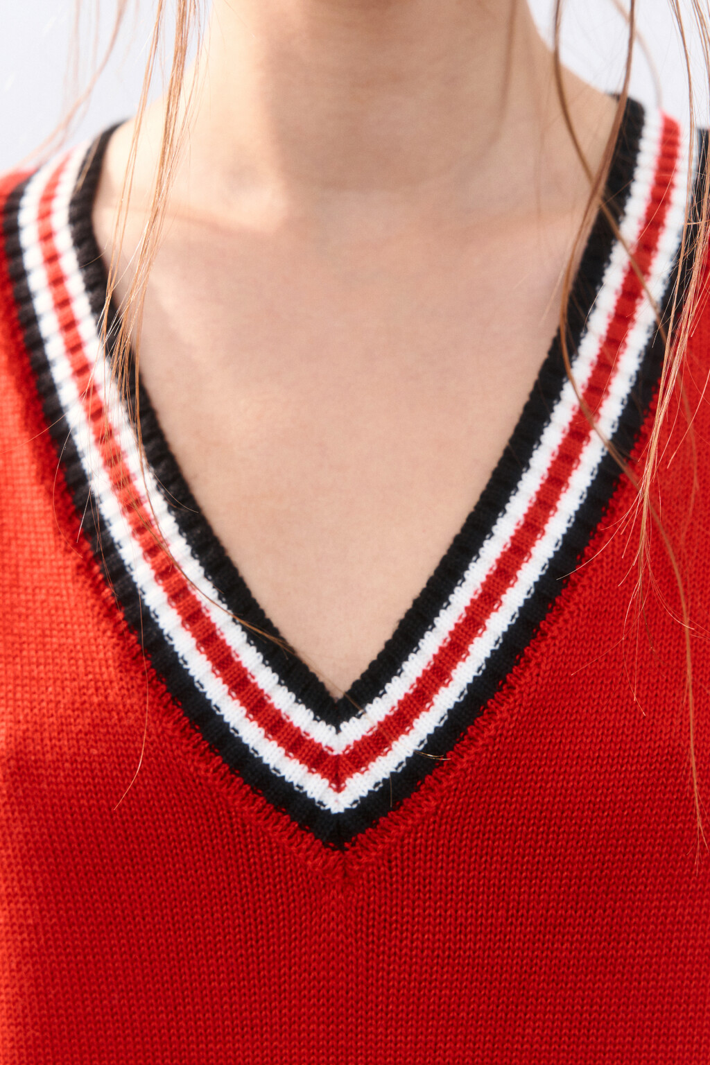 Жилет вязаный с контрастной окантовкой - цвет красный - 5