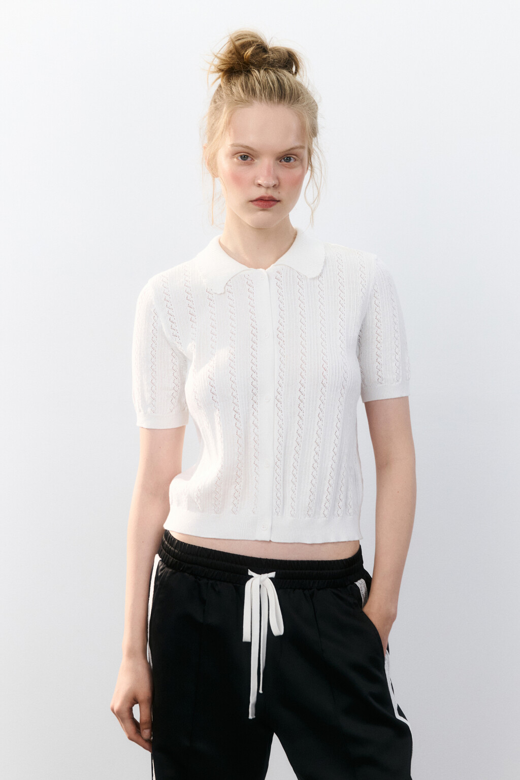 Джемпер ажурный на пуговицах - цвет молочный - 2