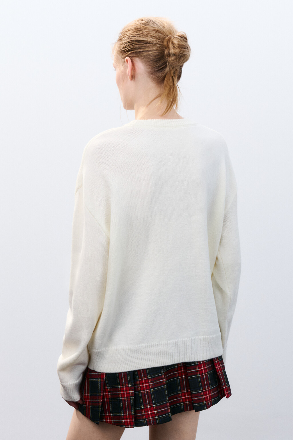 Джемпер вязаный с вышивкой - цвет молочный - 4