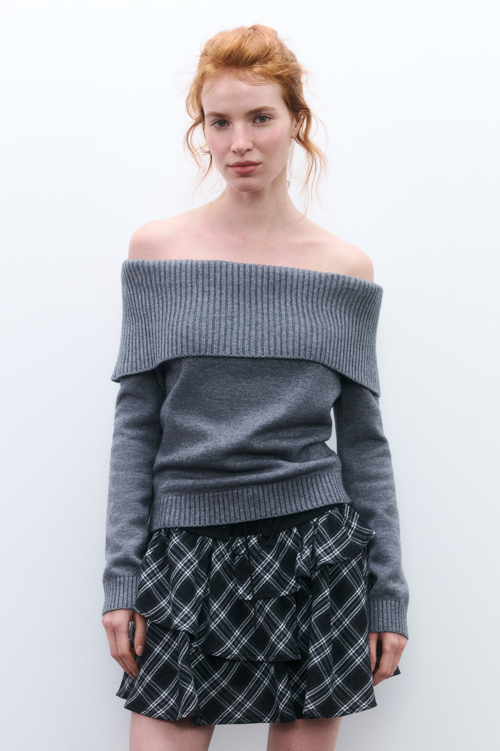 Джемпер вязаный с открытыми плечами - цвет серый - 2