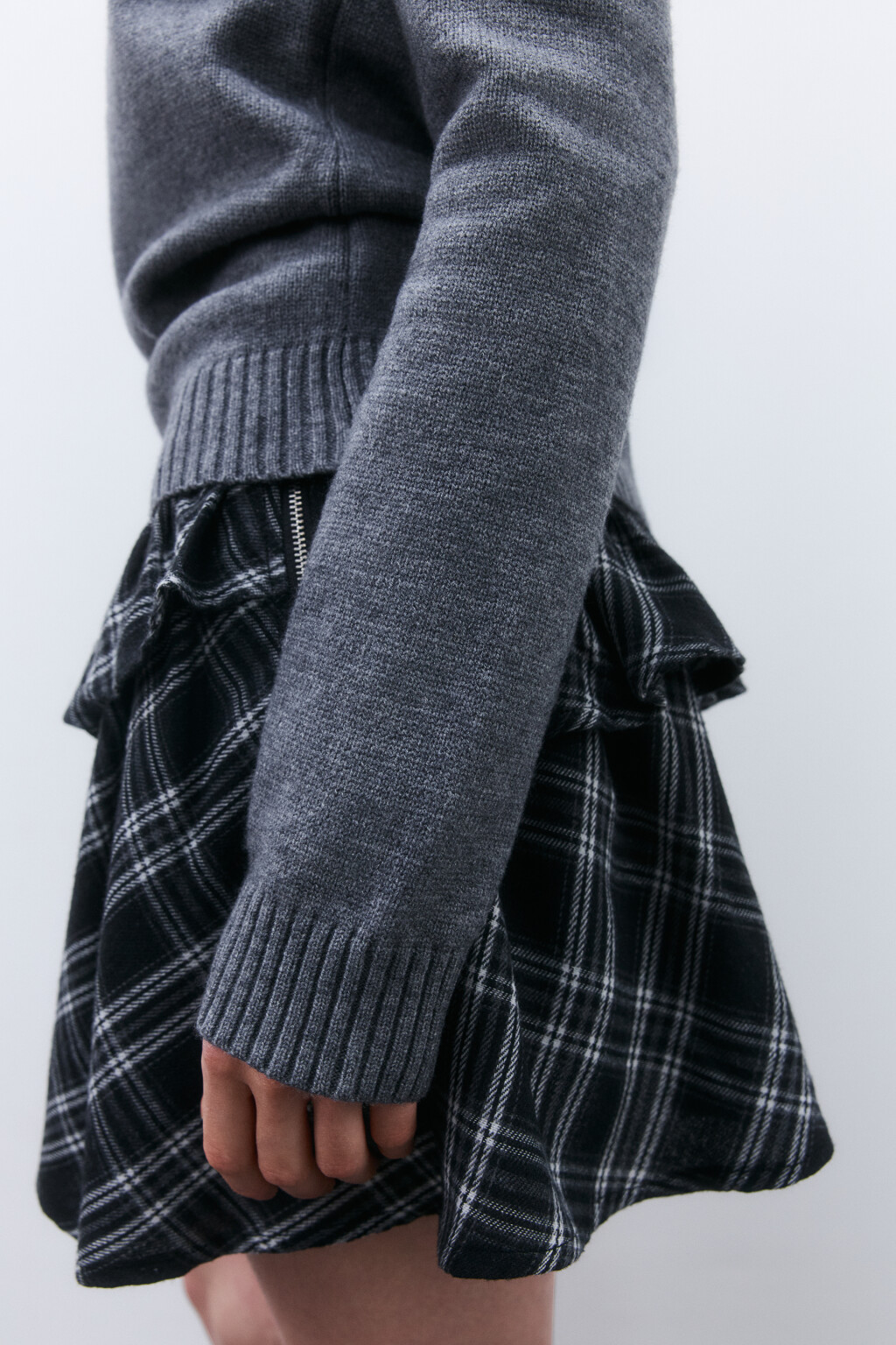 Джемпер вязаный с открытыми плечами - цвет серый - 6