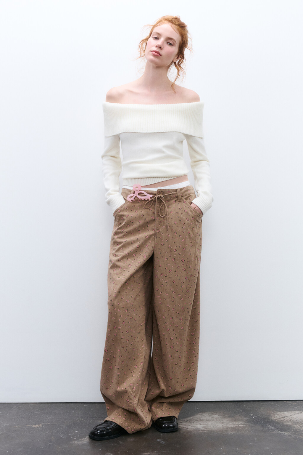 Джемпер вязаный с открытыми плечами - цвет молочный - 4